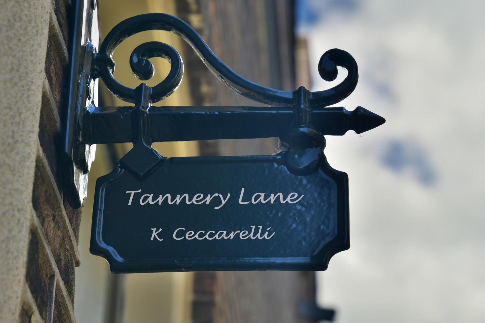 豪达Tannery Lane别墅 外观 照片